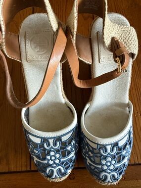 Tory Burch Blue and Tan Floral Embroidered Espadrille Wedges size 6